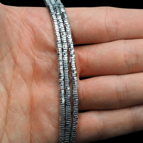 Hematyt sześciokąt 3x1 mm srebrny (sznur)