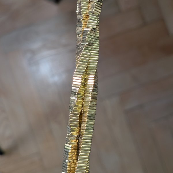 Hematyt złocony AU kwadrat 4x1 mm (sznur)