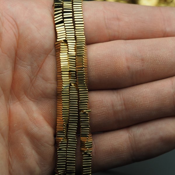 Hematyt złocony AU kwadrat 4x1 mm (sznur)