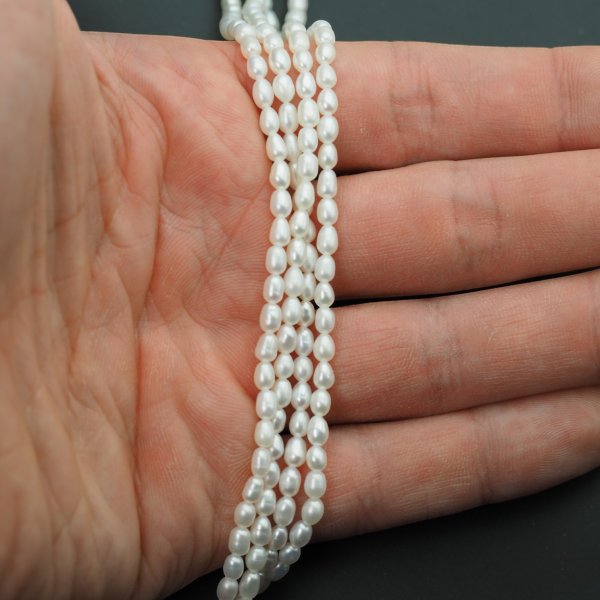 Perły Naturalne Hodowane białe ryż 3-3,5 mm nr 461 mm (sznur 37 cm)