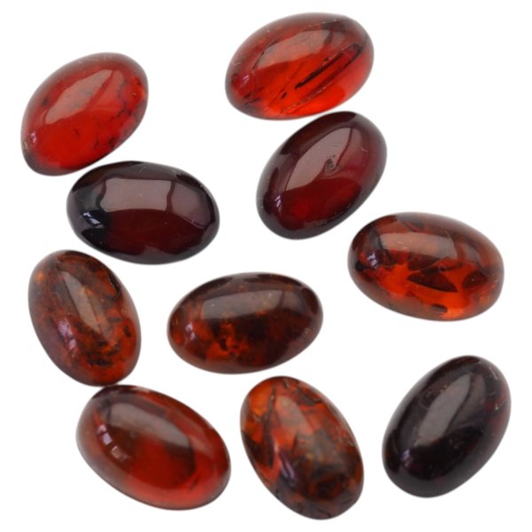 Bursztyn koniakowy ciemny kaboszony owalne 14x10 mm – pakiet 10 szt.