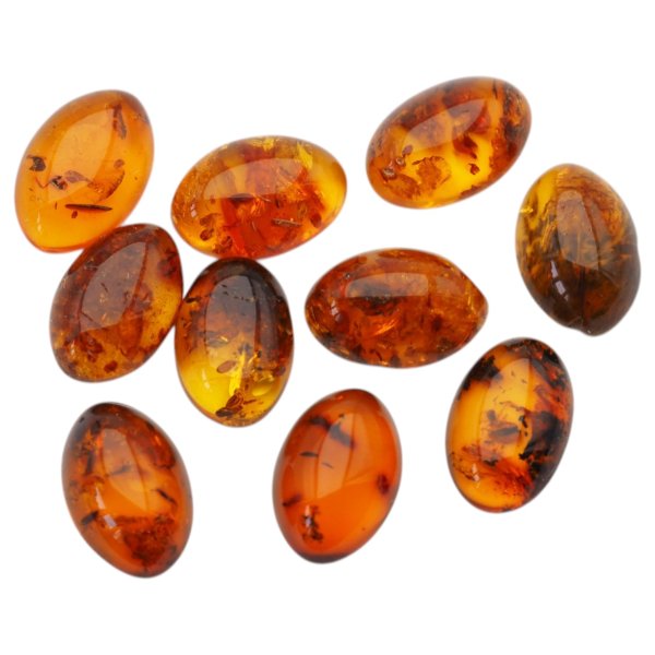 Bursztyn koniakowy kaboszony owalne 15x10 mm – pakiet 10 szt.