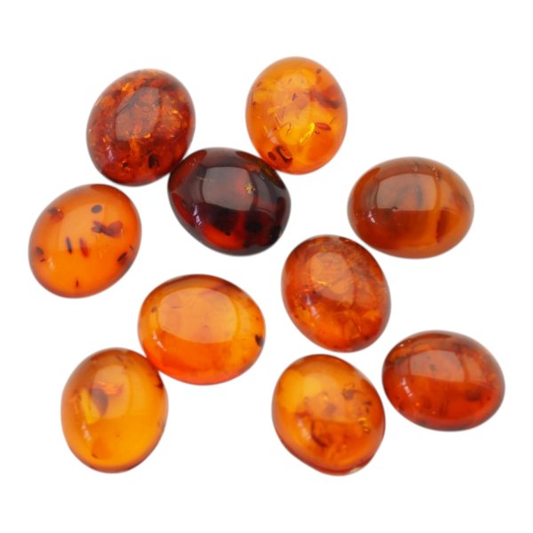 Bursztyn koniakowy kaboszony owalne 12x10 mm – pakiet 10 szt.