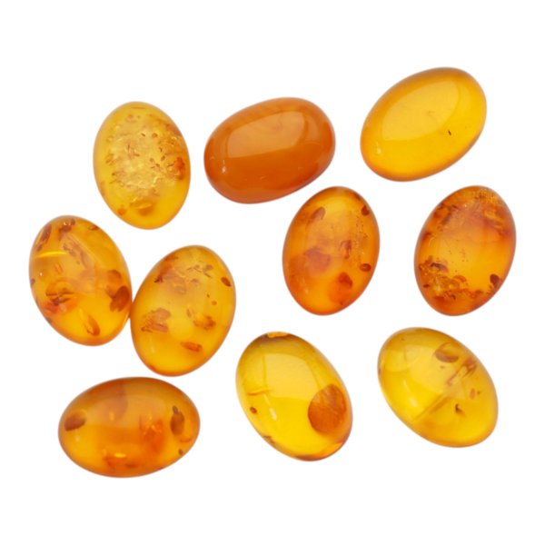Bursztyn koniakowy kaboszony owalne 14x10 mm – pakiet 10 szt.