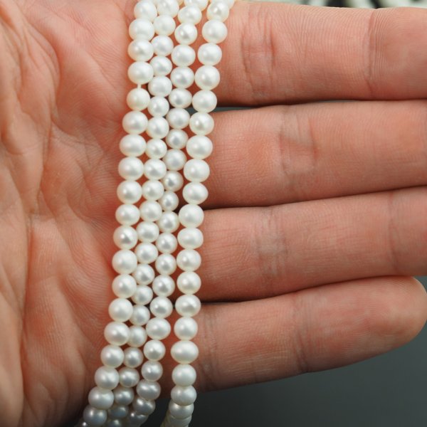 Perły Naturalne Hodowane białe 4,5-5 mm nr 463 (sznur)