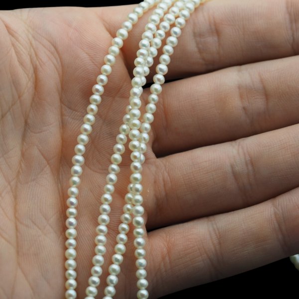 Perły Naturalne Hodowane białe 2,8-3 mm nr 464 (sznur)