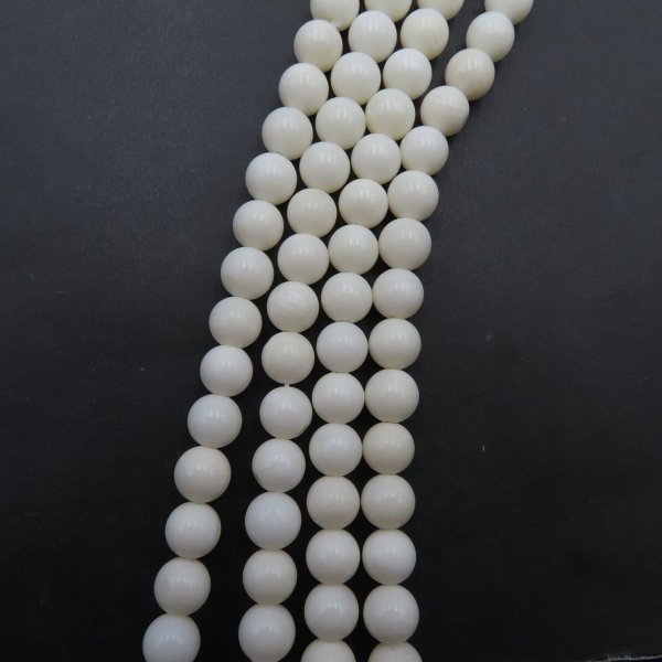 Koral biały kulki 7,5 mm – sznur ok. 38 cm