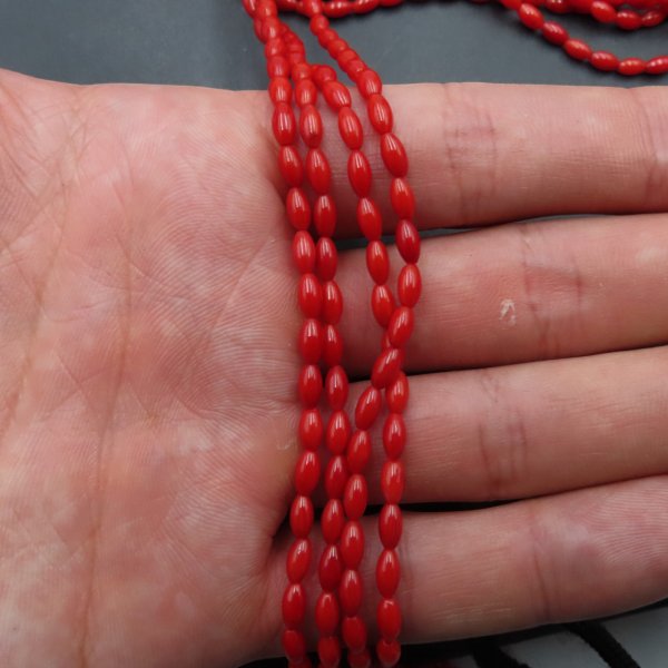 Koral czerwony ryż 6x3 mm – sznur ok. 38 cm