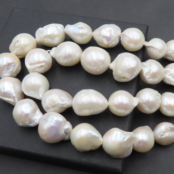 Perły Naturalne Hodowane białe barok 14-15x15x18 mm nr 437/2 (sznur)