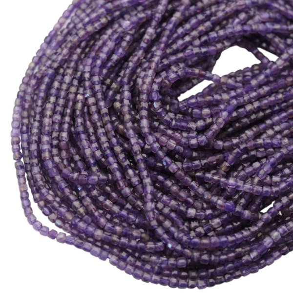 Ametyst fasetowany - kostki 3 mm (sznur)