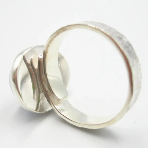 Chalcedon i srebro młotkowane - pierścionek łza (Rozmiar Jubilerski 14) z regulacją