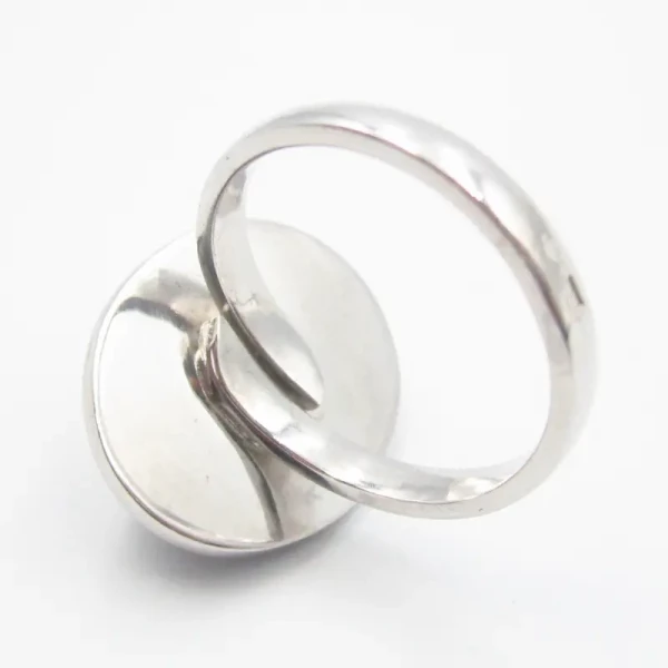 Czaroit i srebro rodowane - pierścionek owal (rozmiar jubilerski 16) +/- 2 rozmiary regulacji
