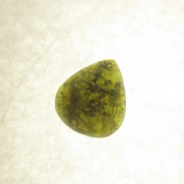 Granat Zielony 15x13,5x6 mm łza