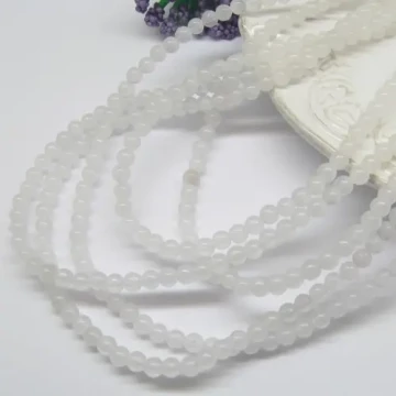 Jadeit kulki biały 4mm(sznurek)