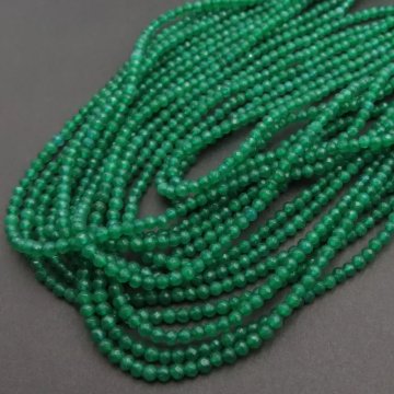 Jadeit zielony fasetowany kulki 2 mm (sznur)