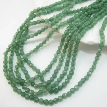 Jadeit zielony kulki 4mm(sznurek)