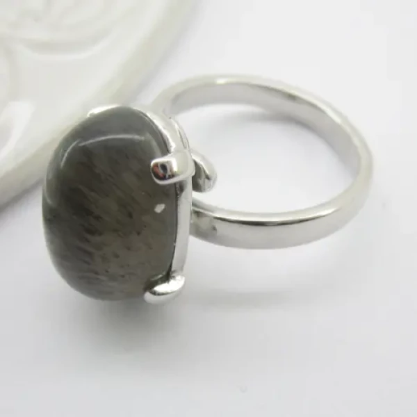 Kamień Słoneczny w srebrze rodowanym- pierścionek owal (Rozmiar Jubilerski 15) z regulacją