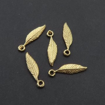 Srebro złocone  Ag - zawieszka piórko 13,5x3,5 mm