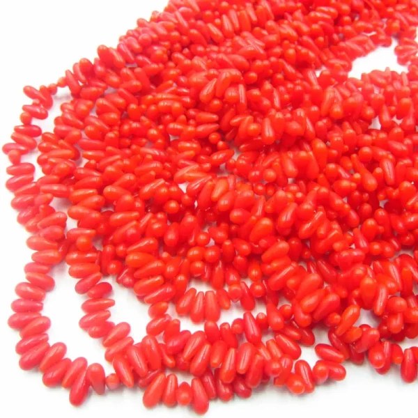 Koral  czerwony krople (wiercone u góry) 7x3 mm (sznur)