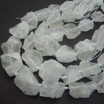 Kryształ Górski surowy duże bryłki - nieregularne (sznur lub sztuka)