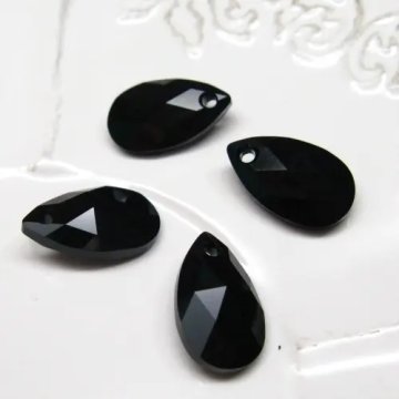 Kryształki Swarovski almond pendant CZARNE 16x9x5,5mm (sztuka)