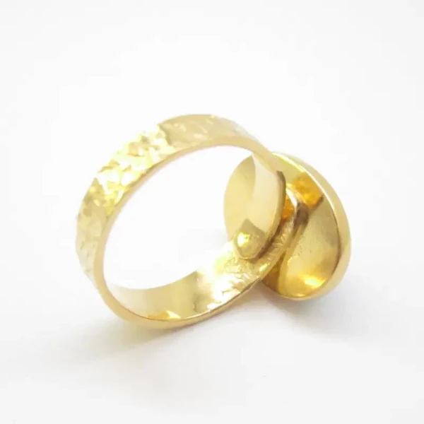 Malachit w złoconym srebrze młotkowanym - pierścionek (Rozmiar Jubilerski 15) z regulacją