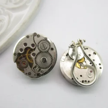 Mechanizm zegarka w srebrze - klipsy
