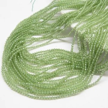 Oliwin (Peridot) kulki fasetowane 2mm (sznurek) 