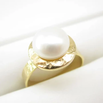 Perła biała i srebro złocone - pierścionek oczko okrągłe (Rozmiar Jubilerski 14 i 16) +/- 2 rozmiary dodatkowej regulacji