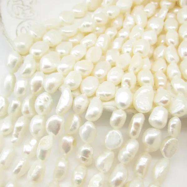 Perły Naturalne Hodowane białe 9-10x7-8 mm ryż (sznurek)
