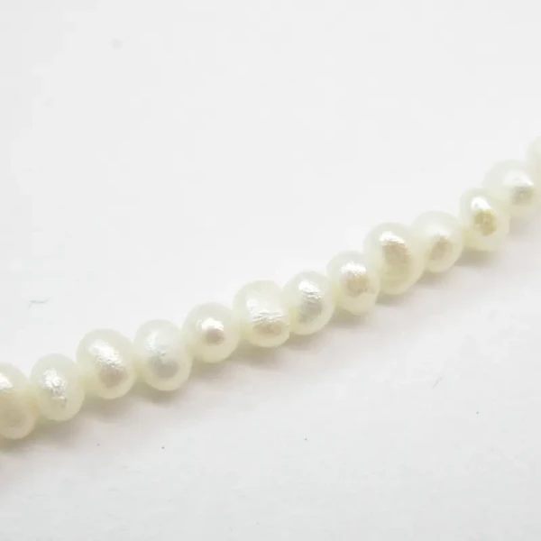 Perły Naturalne Hodowane białe 2-2,5 mm (sznurek)
