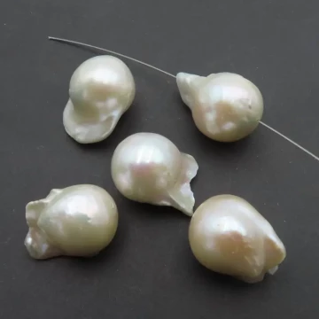 Perły Naturalne Hodowane białe - nieregularne, duże (sztuka)