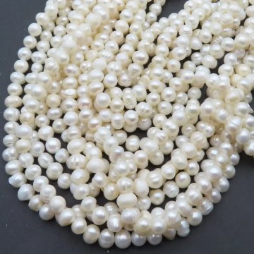 Perły Naturalne Hodowane białe 4-5 mm (sznur)