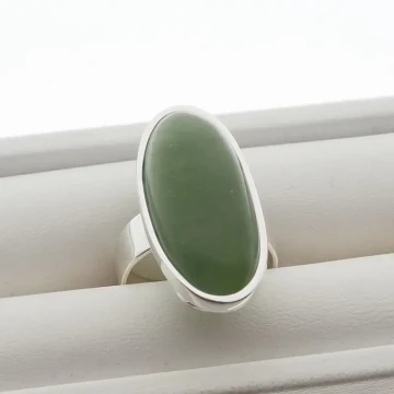Serpentynit (Jadeit zielony) owal w srebrze - pierścionek (Rozmiar Jubilerski 15 lub 18)