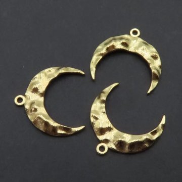 Srebro Ag złocone -  księżyc młotkowany 20x19mm