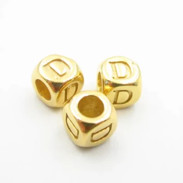 Srebro Ag złocone - przekładka kostka z literą D
