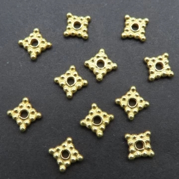 Srebro Ag złocone - przekładka kwadraciki 4,5 mm  