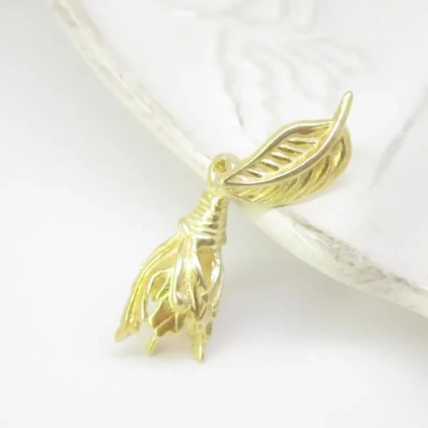 Srebro złocone Ag - krawatka z motywem liści 8x8 mm