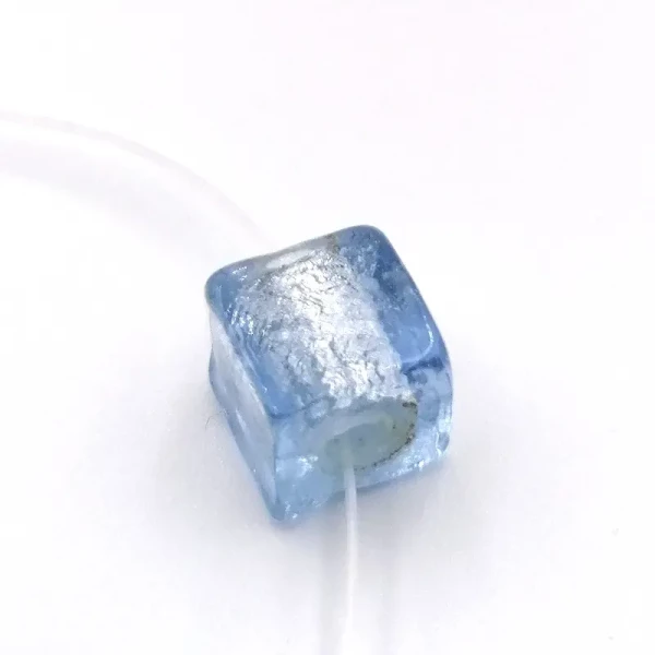 Szkło weneckie niebieskie - wiercona kostka 10 mm